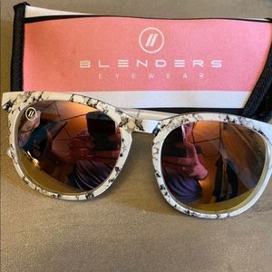Aluminum Queens Blender Sunglasses.